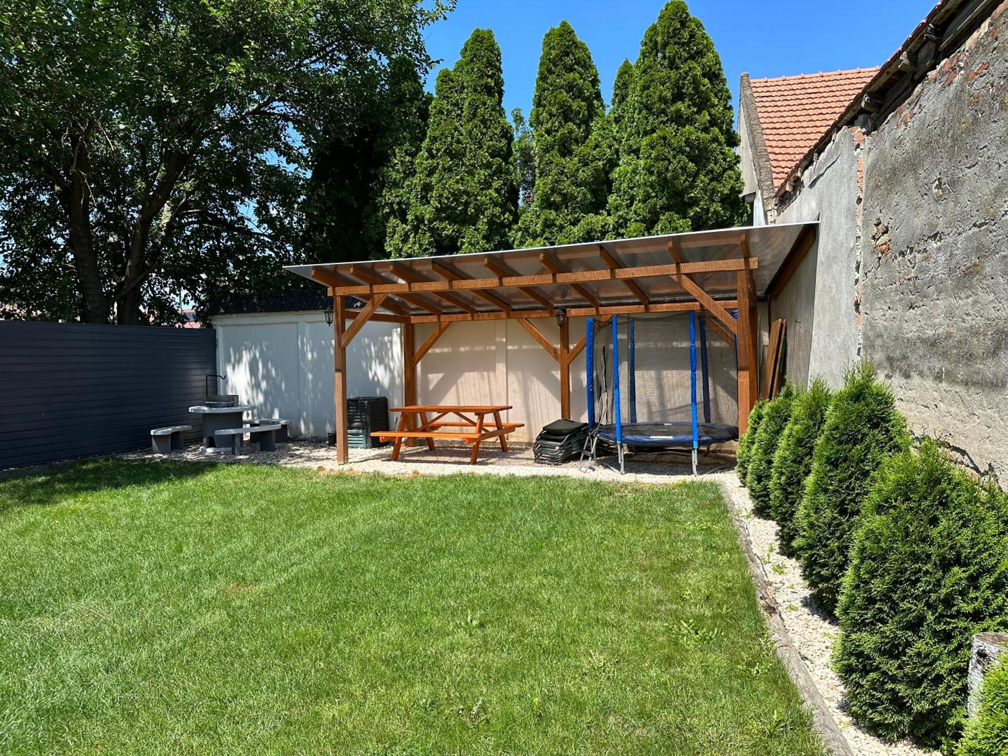 Voeroesmarty Apartmanhaz Мако Экстерьер фото
